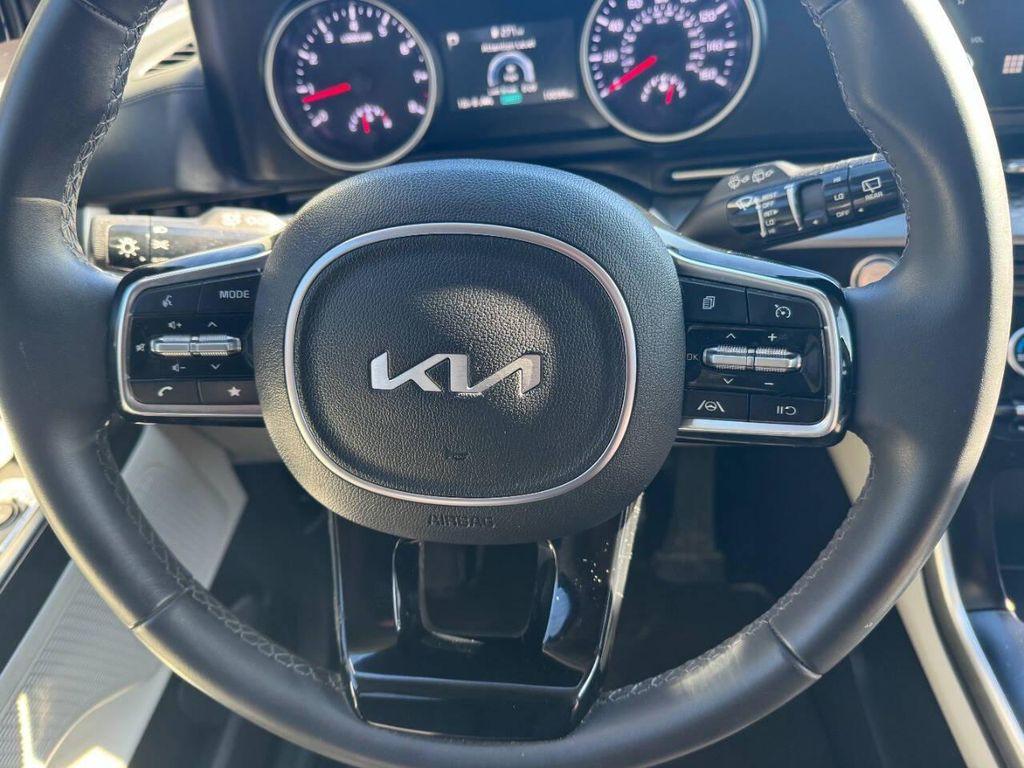 used 2024 Kia Carnival car, priced at $23,900