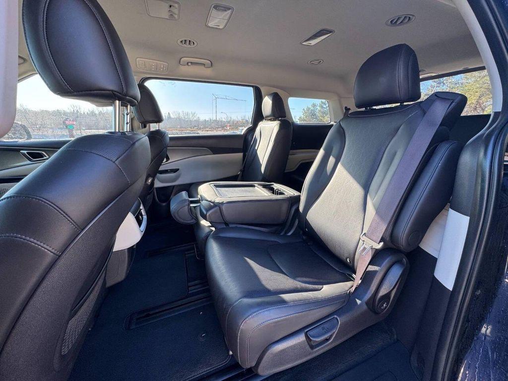 used 2024 Kia Carnival car, priced at $23,900