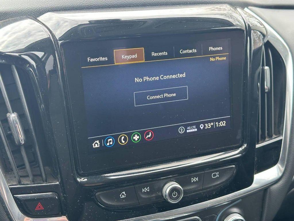 used 2021 Chevrolet Traverse car, priced at $13,900