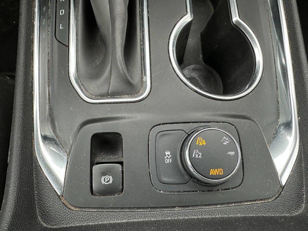 used 2021 Chevrolet Traverse car, priced at $13,900