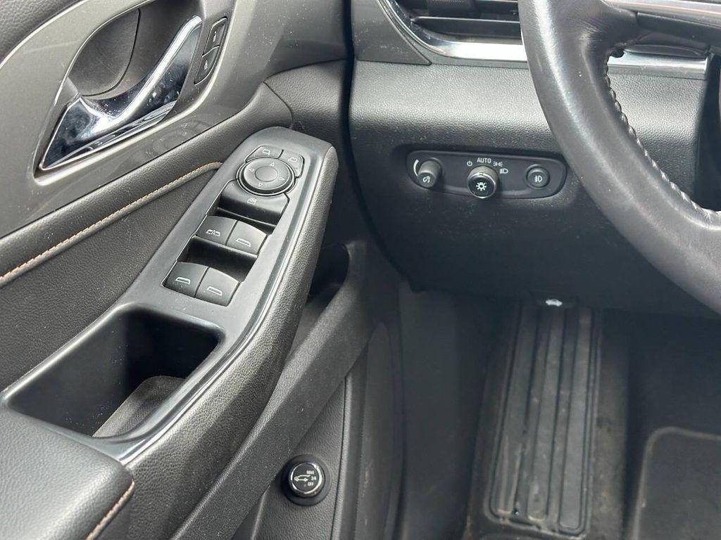 used 2021 Chevrolet Traverse car, priced at $13,900