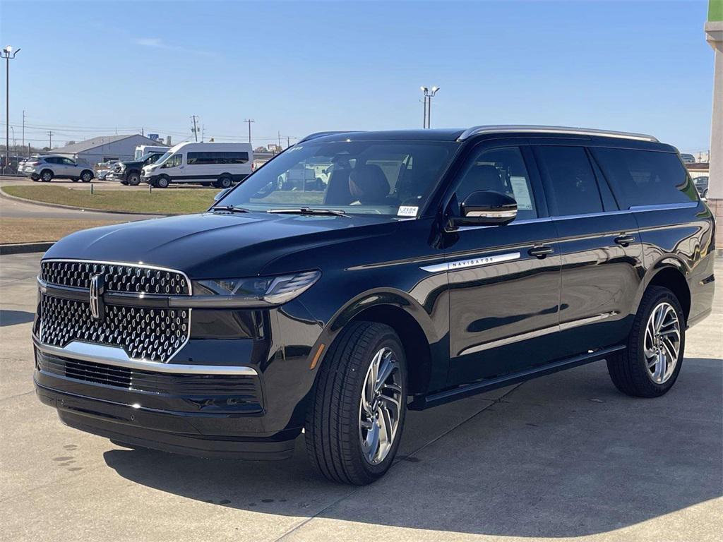 new 2025 Lincoln Navigator car, priced at $97,995