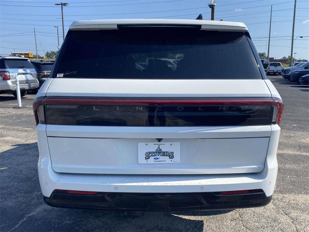 new 2025 Lincoln Navigator car, priced at $97,495