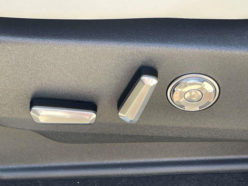 new 2026 Lincoln Navigator car, priced at $116,577