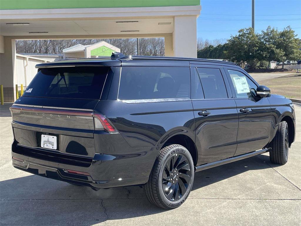 new 2025 Lincoln Navigator car, priced at $97,495