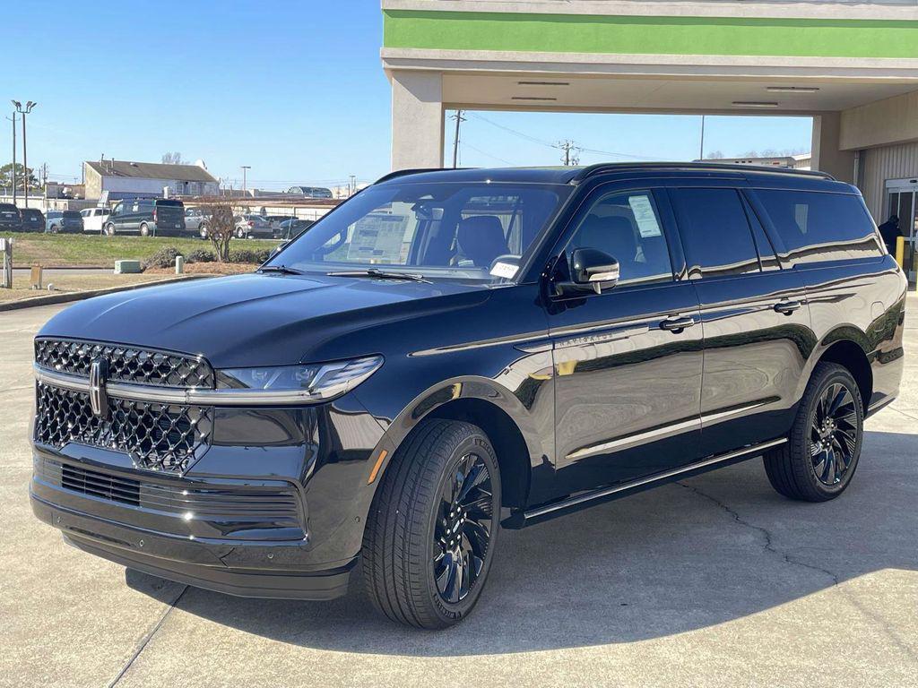new 2025 Lincoln Navigator car, priced at $91,119