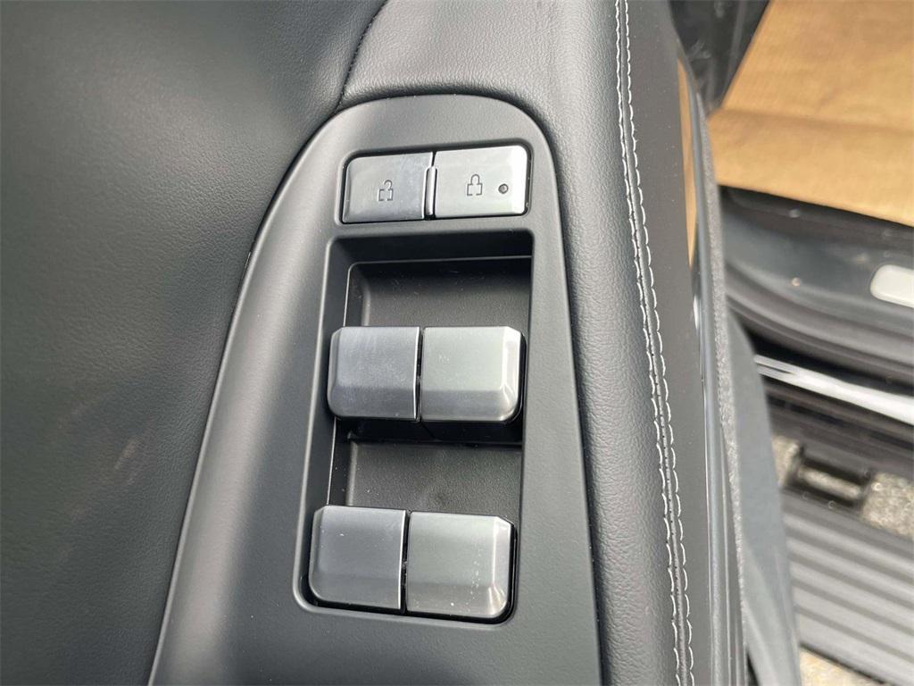 new 2025 Lincoln Navigator car, priced at $100,995