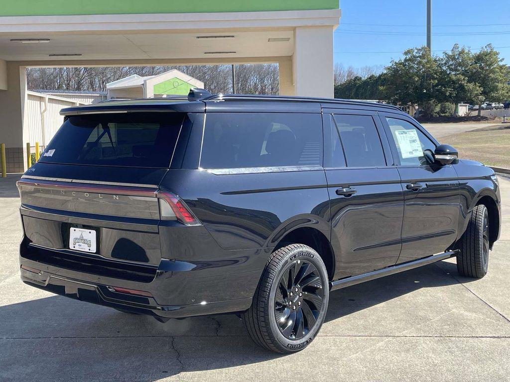 new 2025 Lincoln Navigator car, priced at $91,119