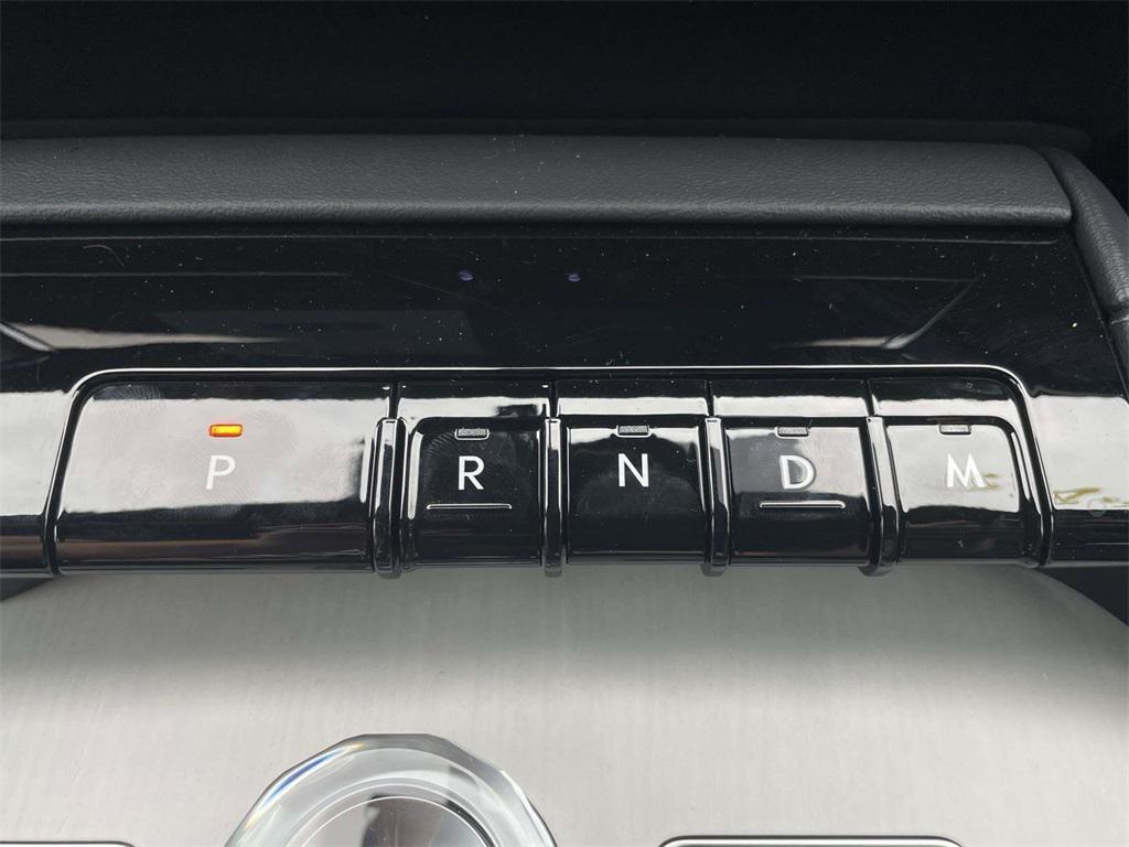 new 2025 Lincoln Navigator car, priced at $100,995