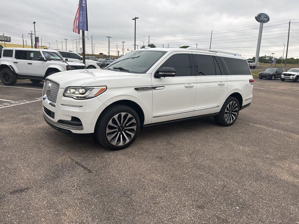 used 2024 Lincoln Navigator car, priced at $69,787