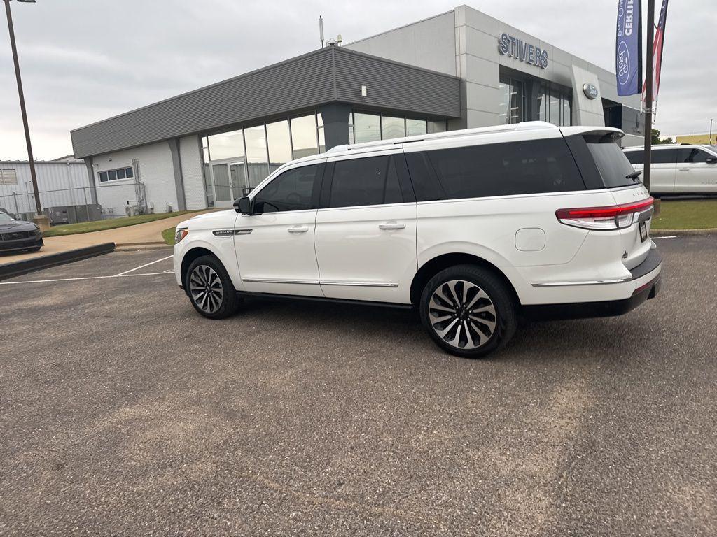 used 2024 Lincoln Navigator car, priced at $69,787