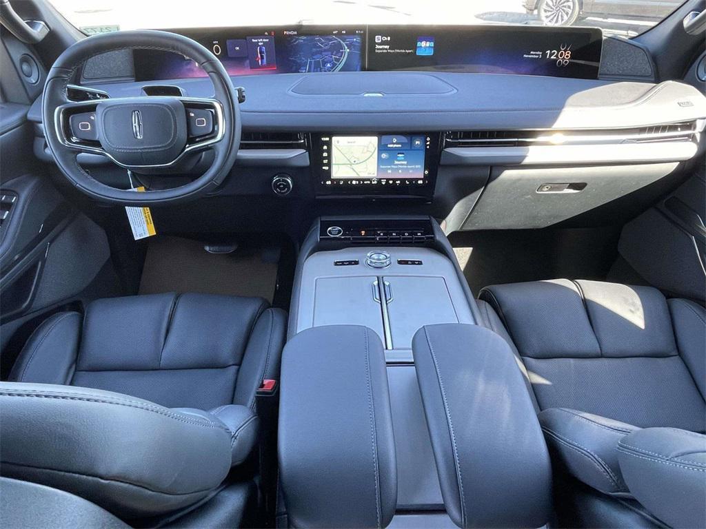 new 2025 Lincoln Navigator car, priced at $100,995