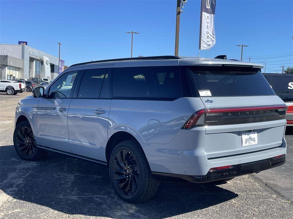 new 2025 Lincoln Navigator car, priced at $100,995