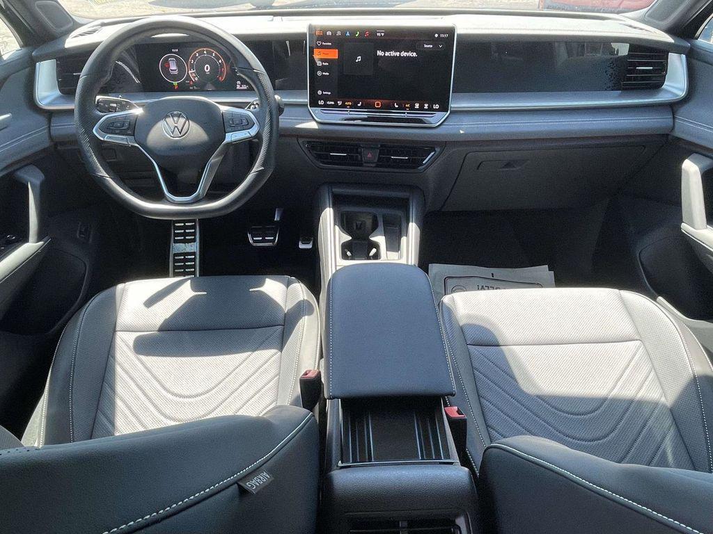 used 2025 Volkswagen Tiguan car, priced at $32,884