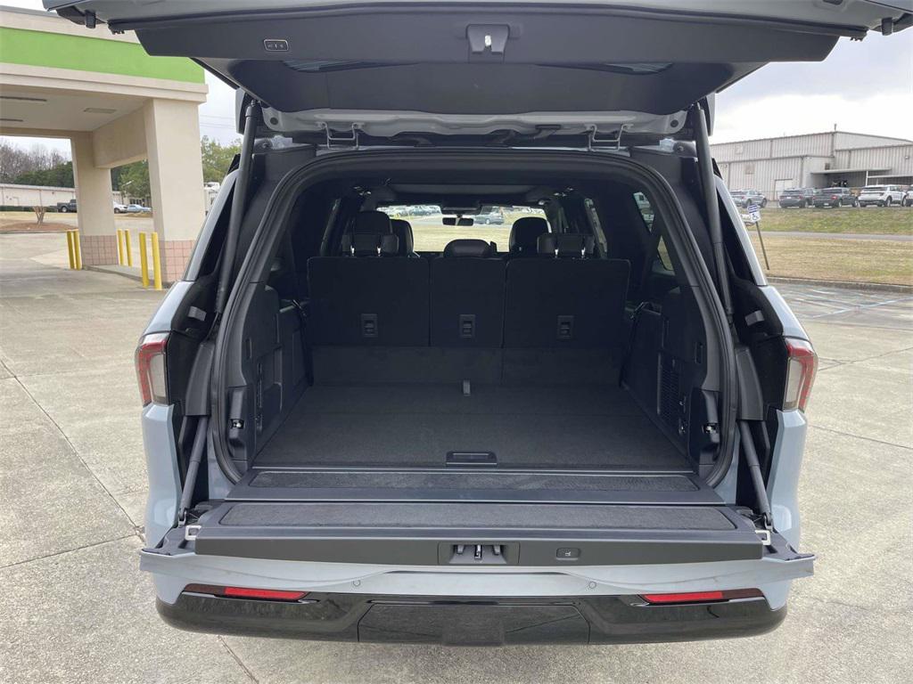 new 2026 Lincoln Navigator car, priced at $111,840