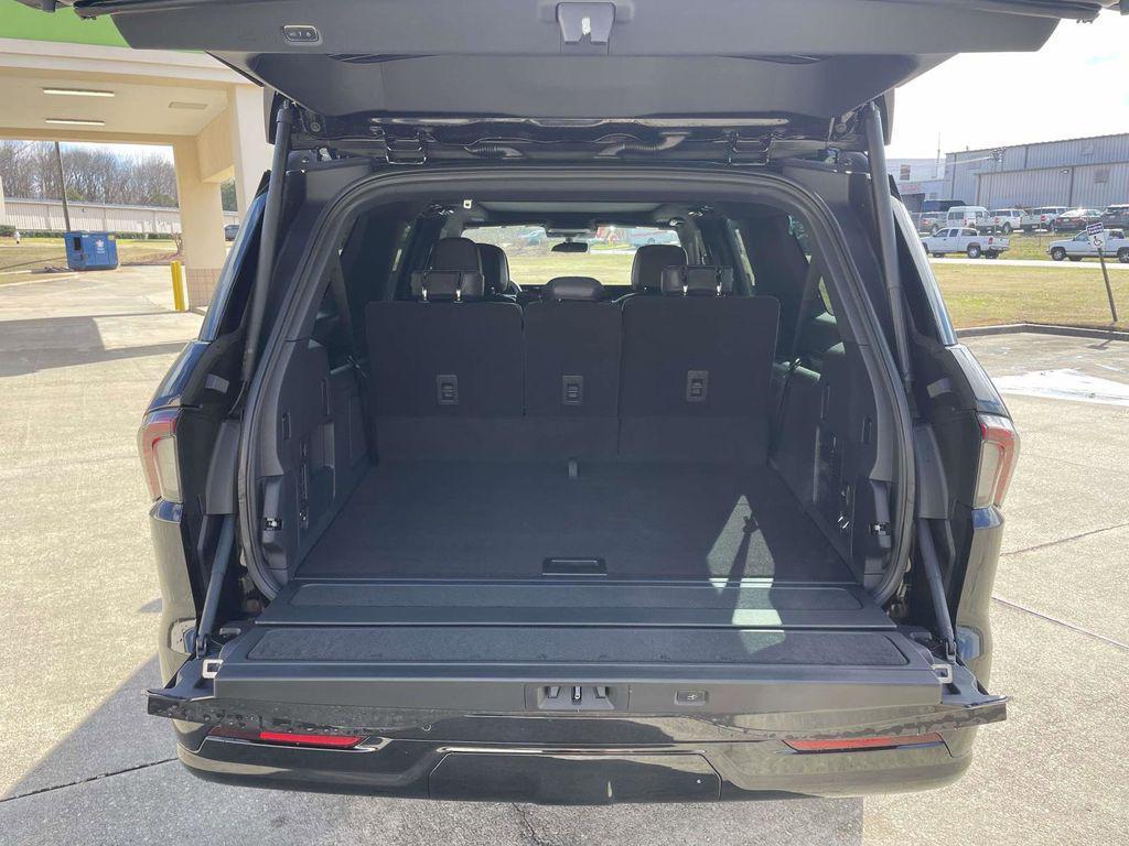new 2026 Lincoln Navigator car, priced at $98,928