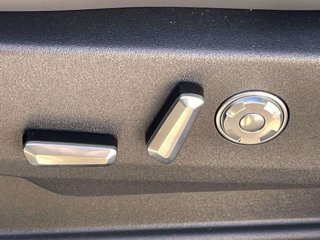 new 2026 Lincoln Navigator car, priced at $98,928