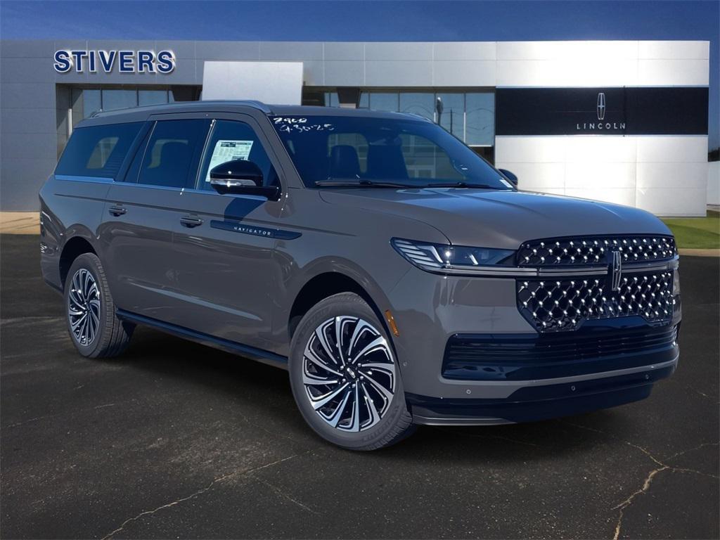 new 2025 Lincoln Navigator car, priced at $118,995