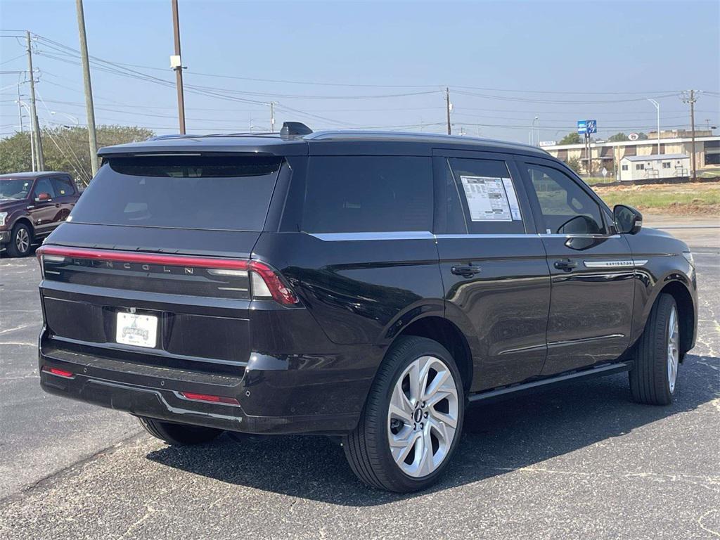 new 2025 Lincoln Navigator car, priced at $98,448