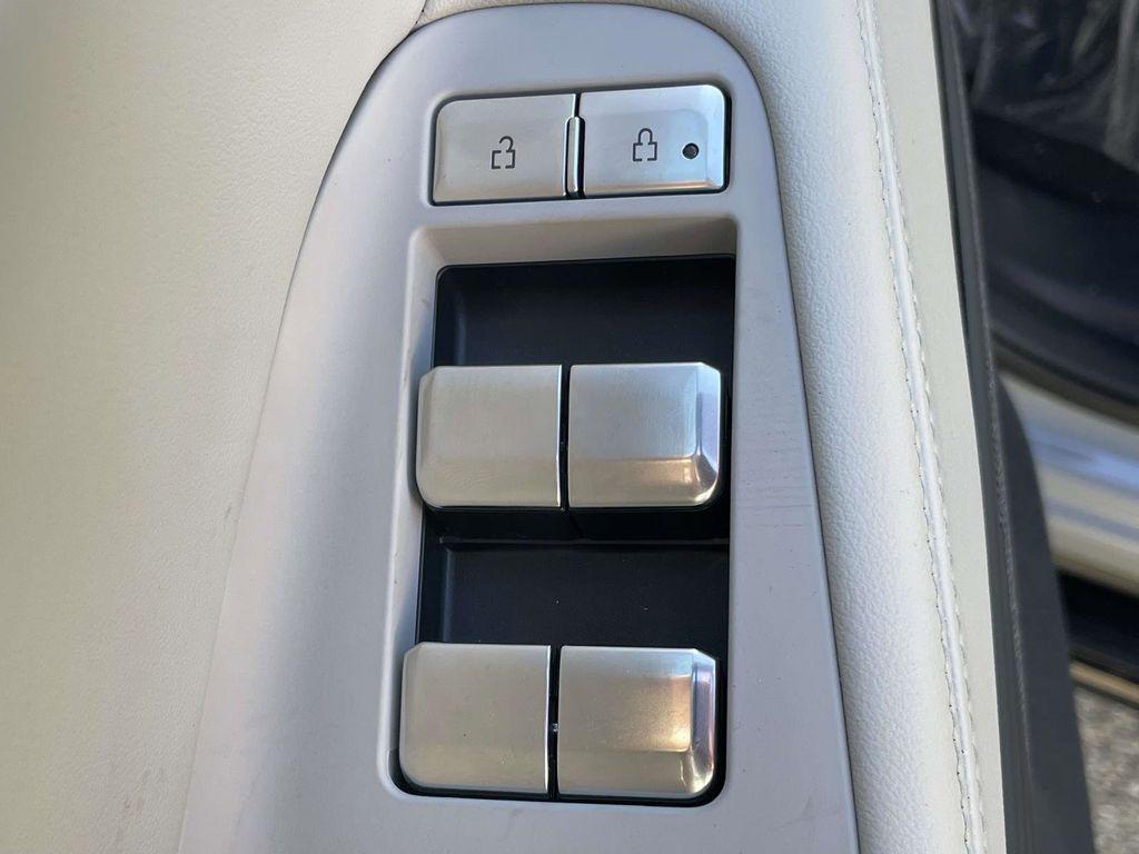 new 2025 Lincoln Navigator car, priced at $88,900