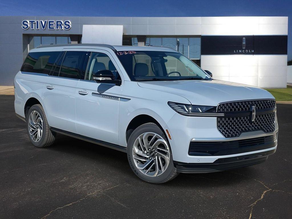 new 2025 Lincoln Navigator car, priced at $88,900