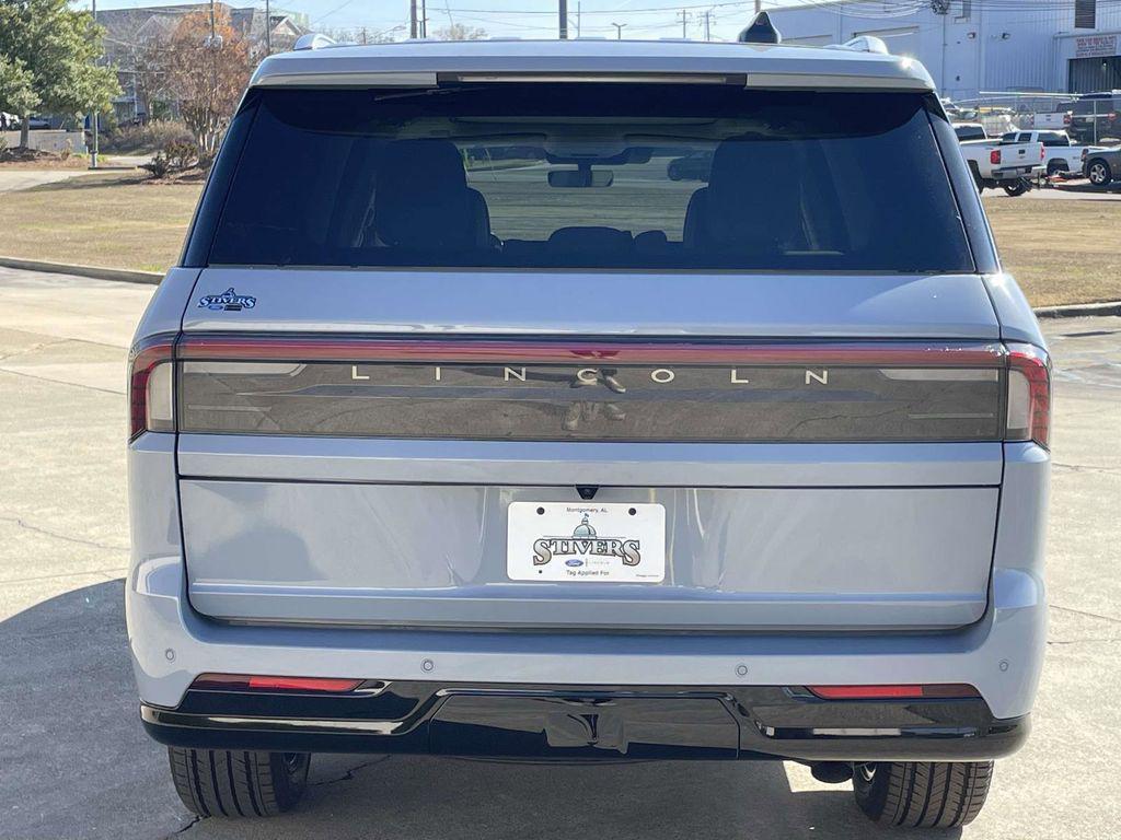 new 2025 Lincoln Navigator car, priced at $88,900