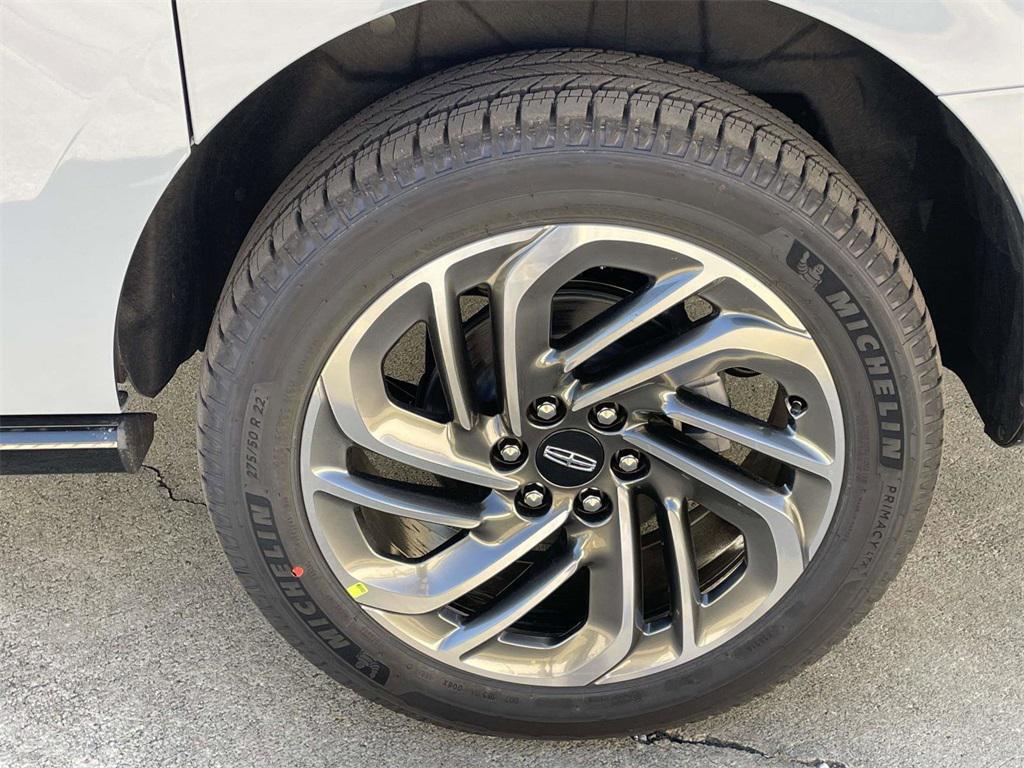 new 2025 Lincoln Navigator car, priced at $94,495