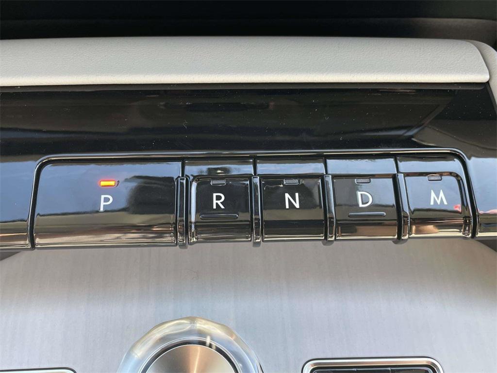 new 2025 Lincoln Navigator car, priced at $94,495