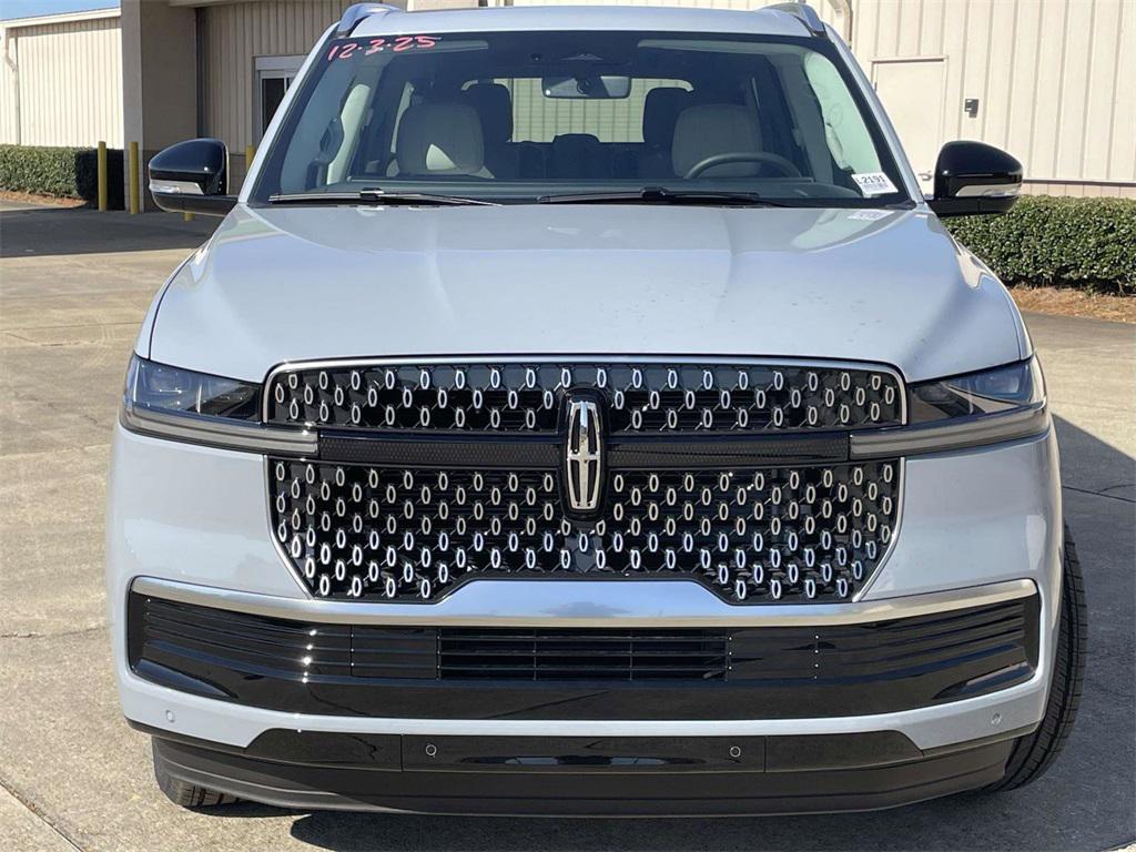 new 2025 Lincoln Navigator car, priced at $94,495