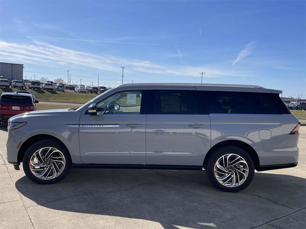 new 2025 Lincoln Navigator car, priced at $94,495