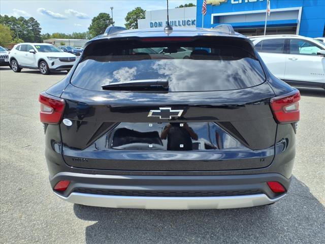 new 2025 Chevrolet Trax car, priced at $25,005