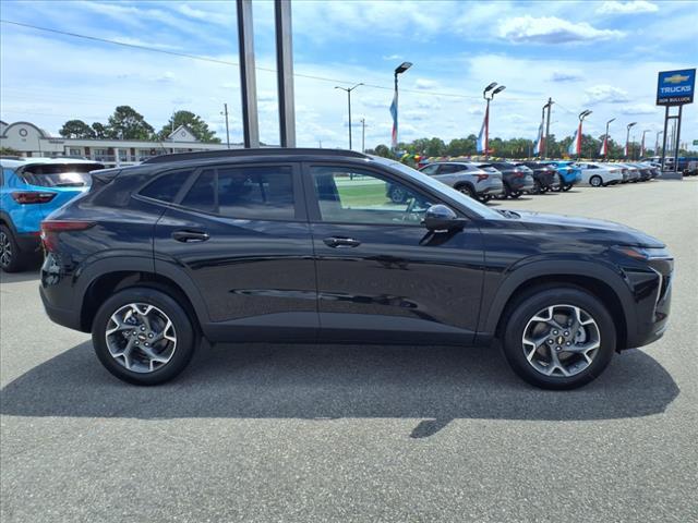 new 2025 Chevrolet Trax car, priced at $25,005