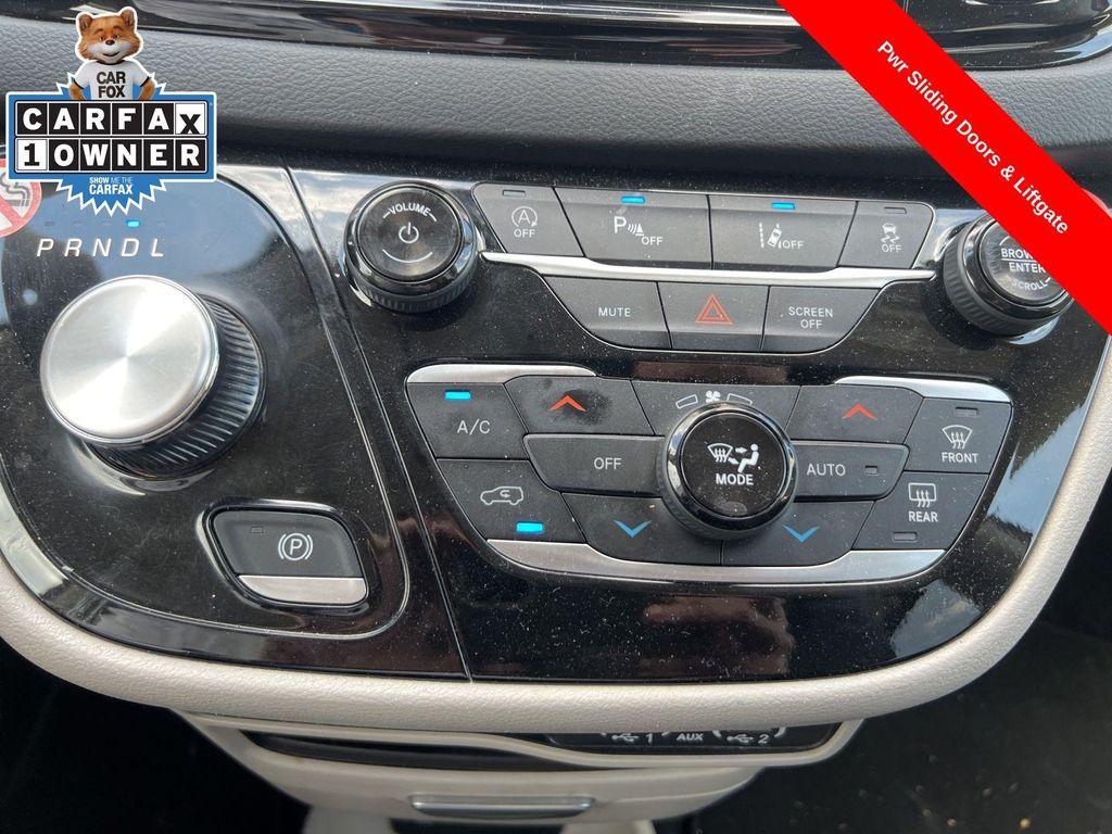 used 2024 Chrysler Pacifica car
