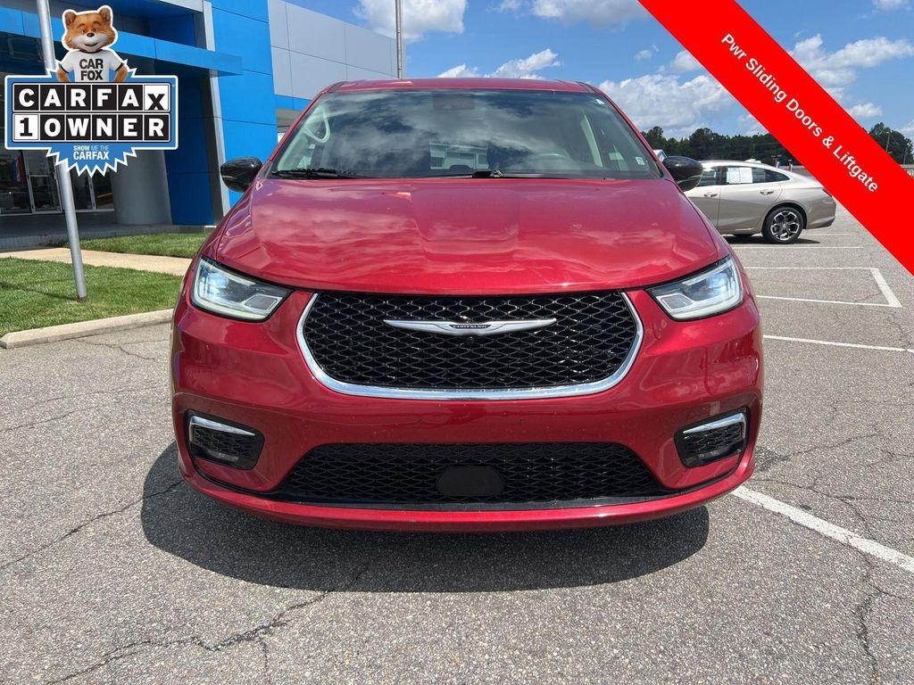used 2024 Chrysler Pacifica car