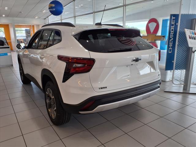 new 2025 Chevrolet Trax car, priced at $25,800