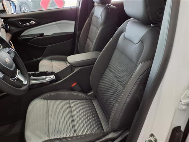 new 2025 Chevrolet Trax car, priced at $25,800