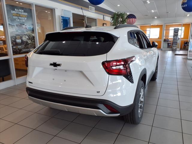 new 2025 Chevrolet Trax car, priced at $25,800