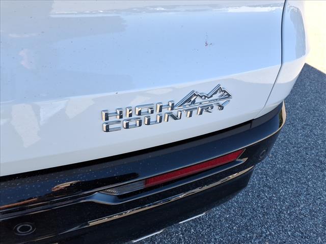 new 2026 Chevrolet Traverse car, priced at $58,208