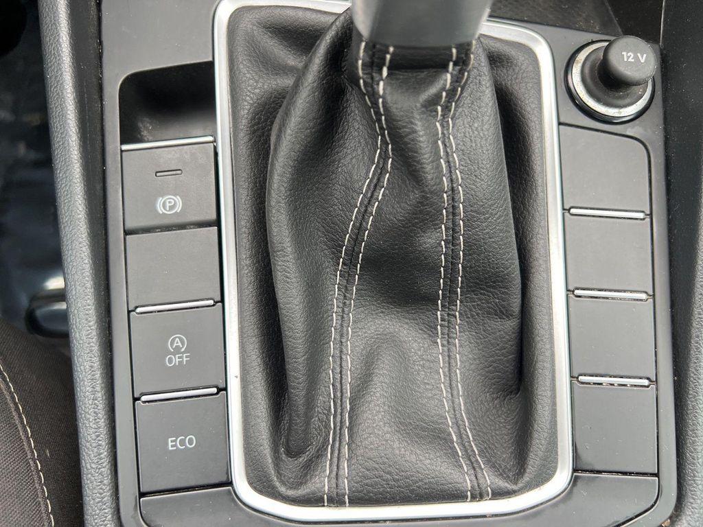 used 2023 Volkswagen Jetta car