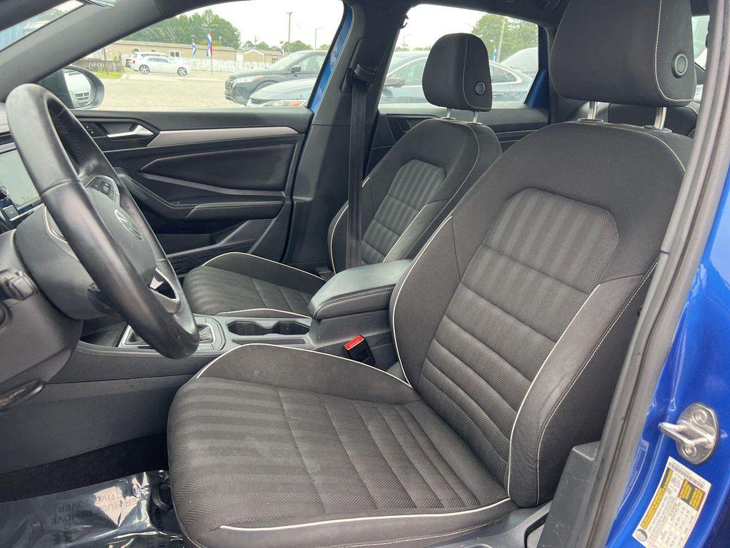 used 2023 Volkswagen Jetta car