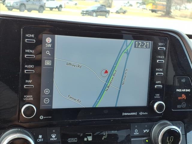 used 2022 Toyota Highlander car, priced at $29,050