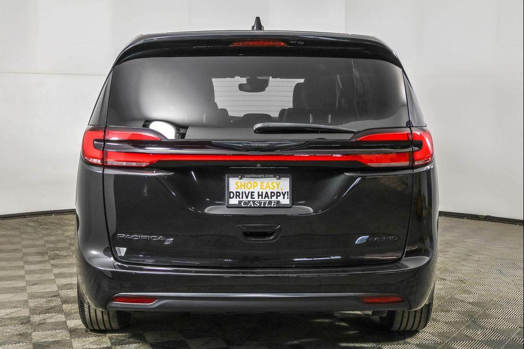 used 2022 Chrysler Pacifica Hybrid car, priced at $23,243