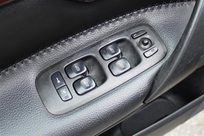 used 2004 Volvo XC70 car, priced at $5,495