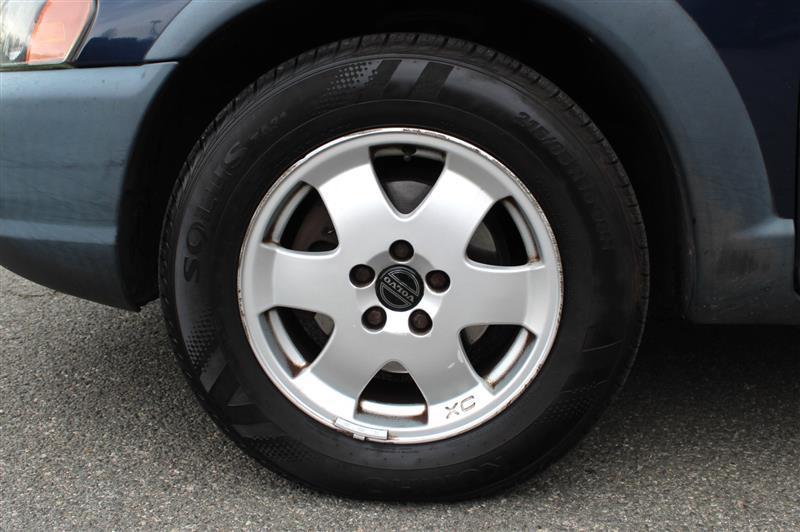 used 2004 Volvo XC70 car, priced at $5,495