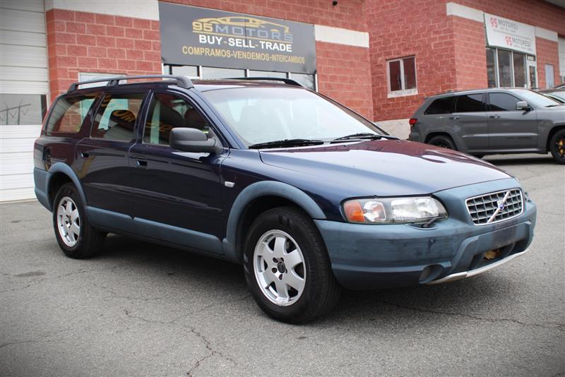 used 2004 Volvo XC70 car, priced at $5,495