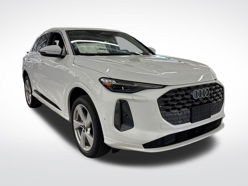 new 2025 Audi Q5 car, priced at $55,900