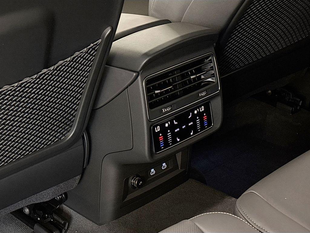 new 2026 Audi SQ7 car, priced at $103,115