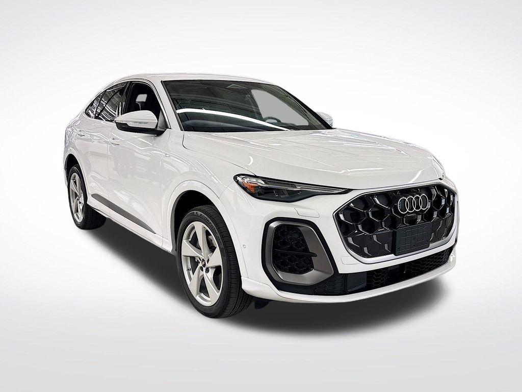 new 2025 Audi Q5 car, priced at $59,275