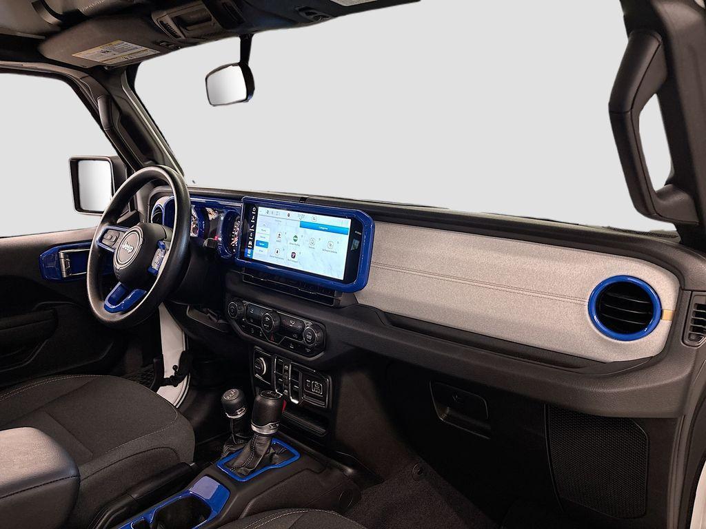 used 2025 Jeep Gladiator car, priced at $38,230