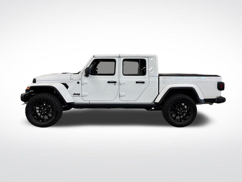 used 2025 Jeep Gladiator car, priced at $38,230